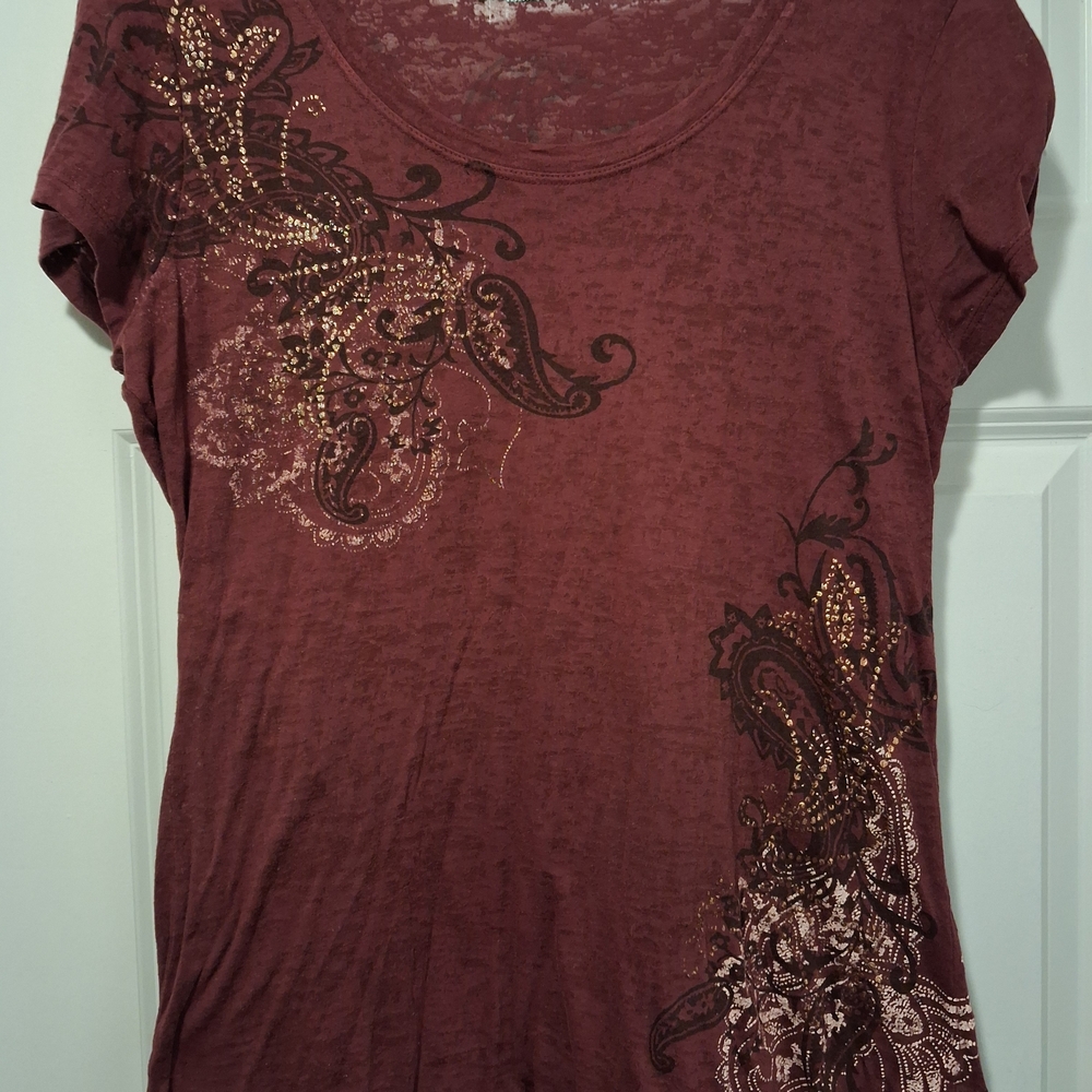 Maurices Burgundy Short Sleeve Tee with Embellishments